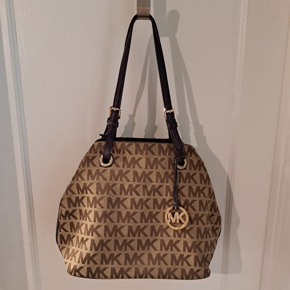 Michael Kors Jet Set Grab Insignature Canvas Shoulders Bag Jacquard